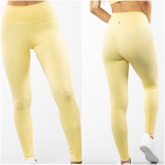 BuffBunny Collection Demand Legging in yellow Small high rise textured - Picture 1 of 6